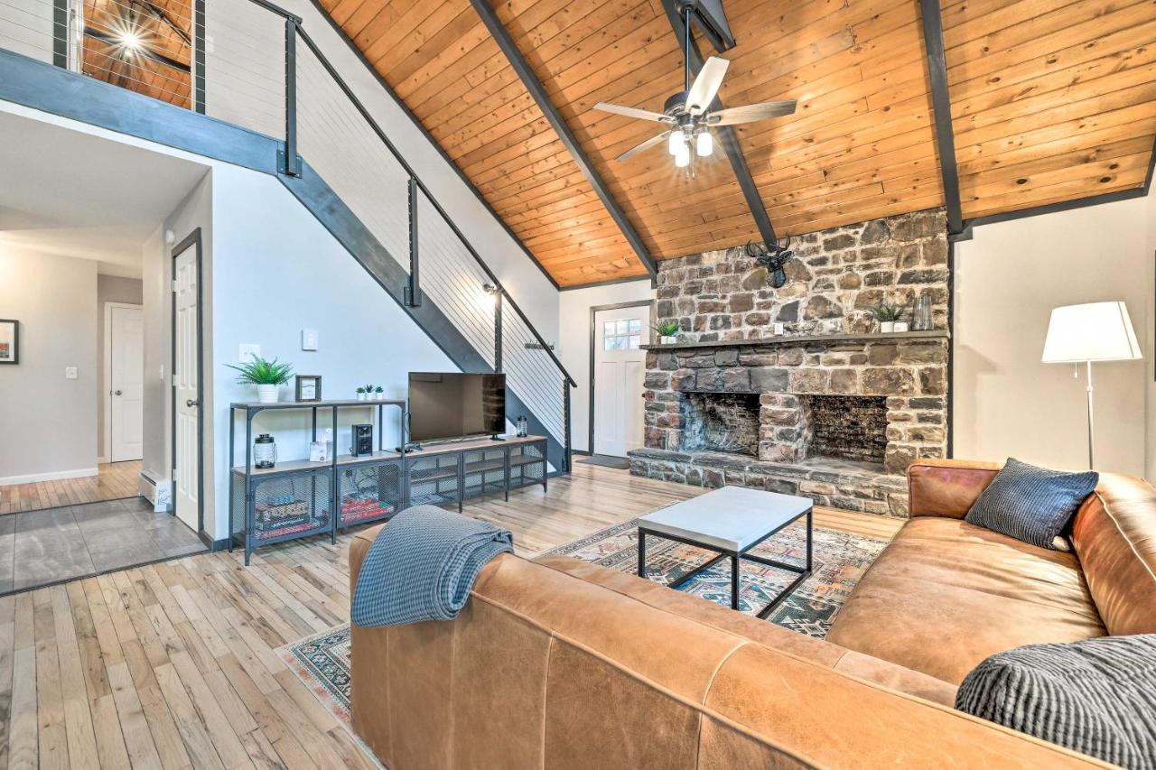 Spacious Poconos - Deck, Fire Pit And Game Holiday home