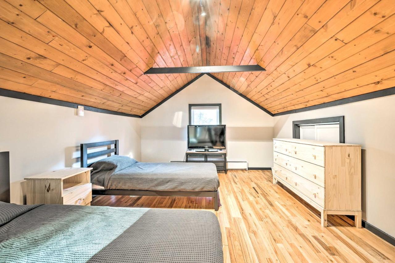 Holiday home Spacious Poconos - Deck, Fire Pit And Game Lake Harmony